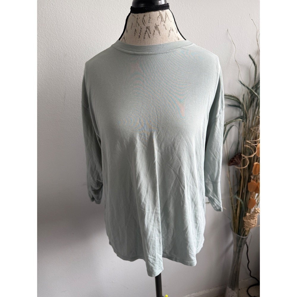 Lululemon Back in Action Long Sleeve‎ Shirt Sage Green Relaxed Fit Size 10 flaw